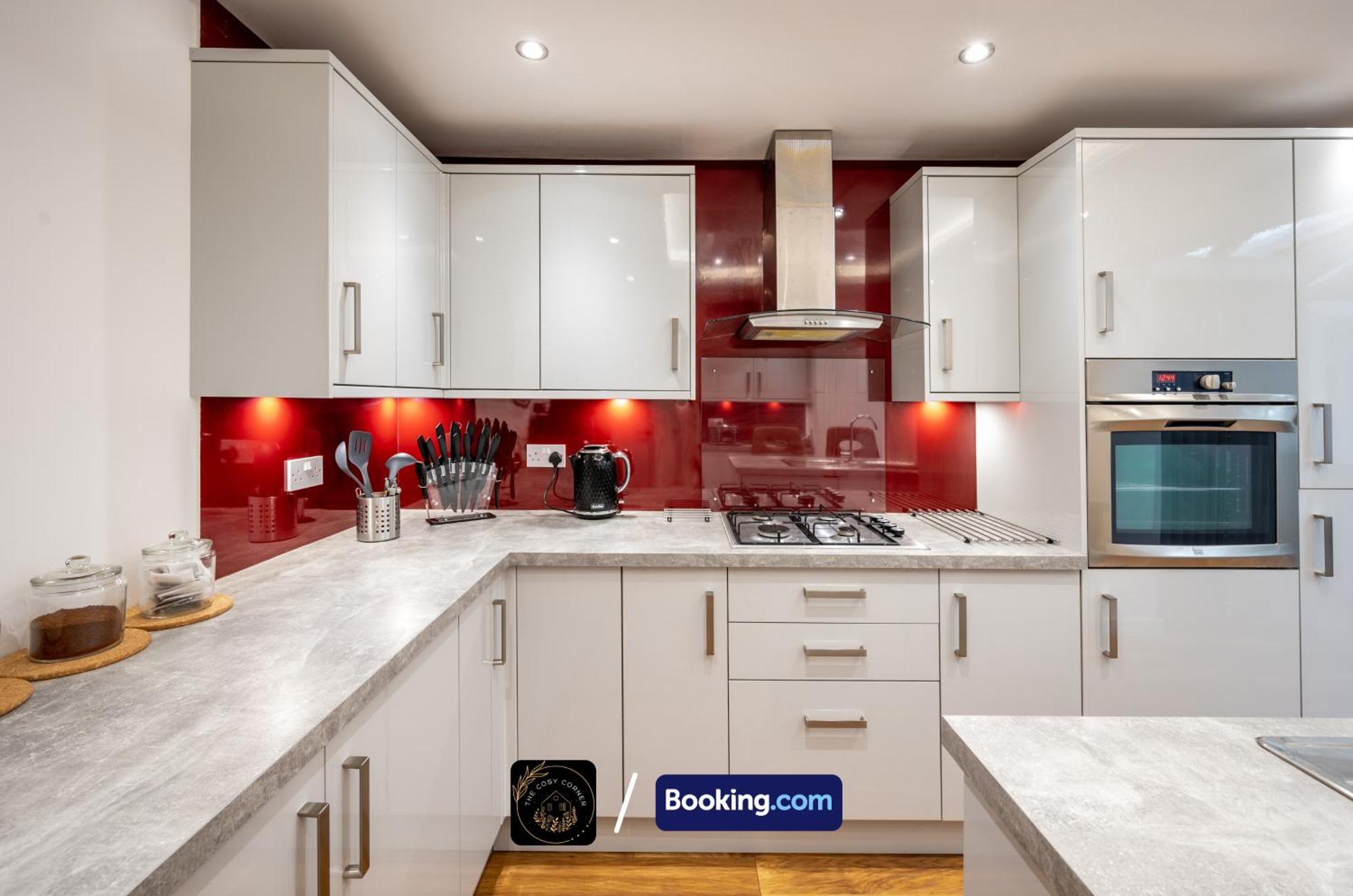 맨체스터 Cosy 3-Bed House, Garden & Free Parking In Stretford 아파트 외부 사진