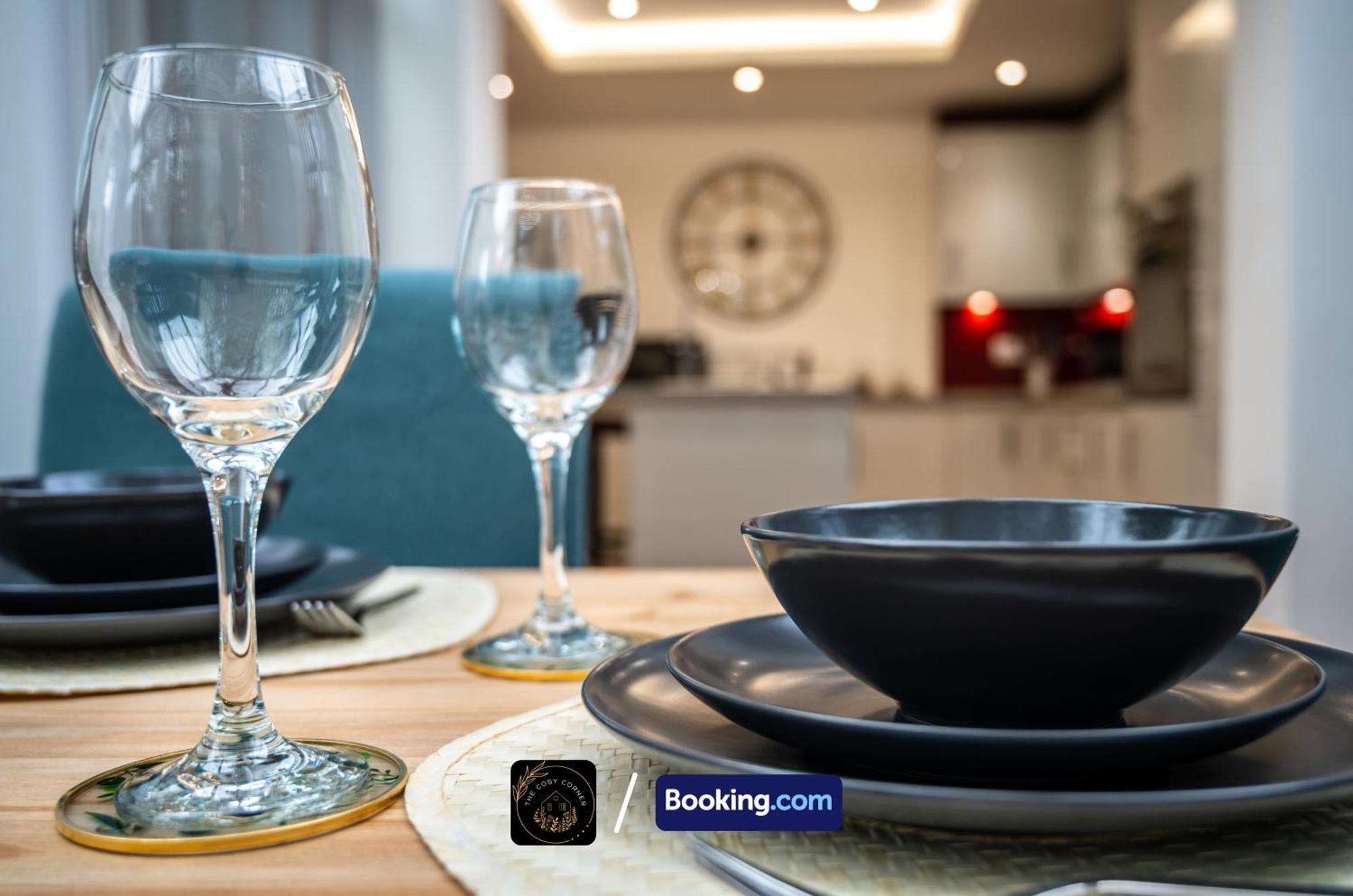 맨체스터 Cosy 3-Bed House, Garden & Free Parking In Stretford 아파트 외부 사진