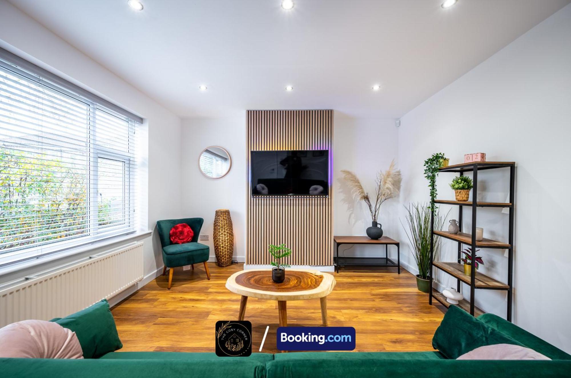 맨체스터 Cosy 3-Bed House, Garden & Free Parking In Stretford 아파트 외부 사진