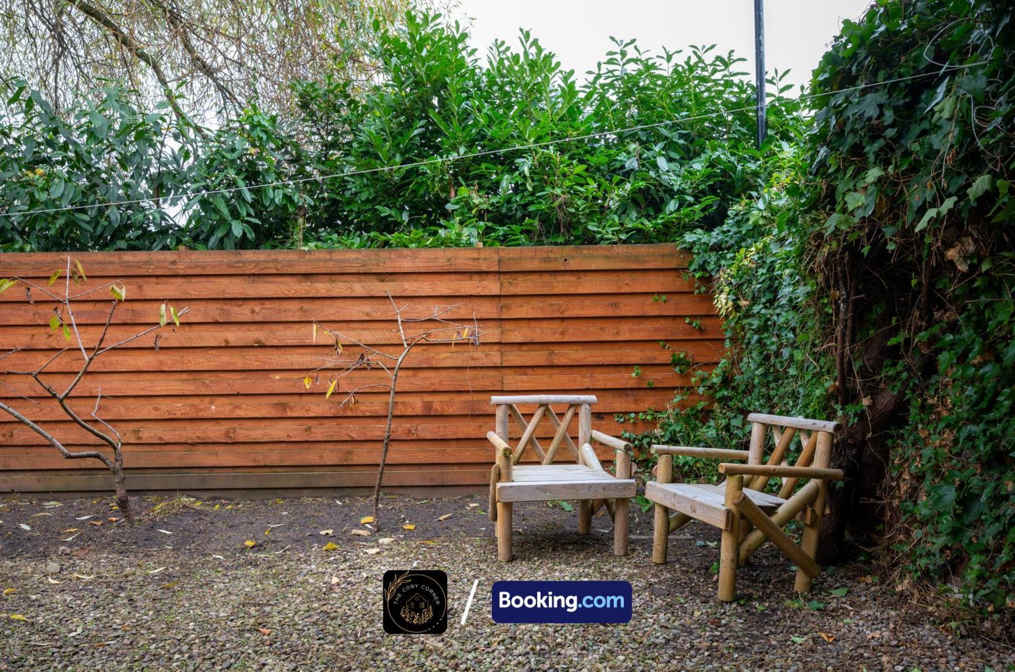 맨체스터 Cosy 3-Bed House, Garden & Free Parking In Stretford 아파트 외부 사진